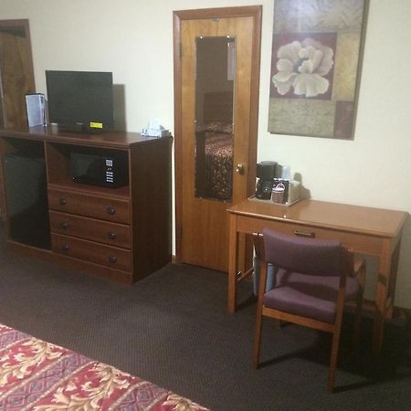 Budget Inn Oskaloosa Bagian luar foto