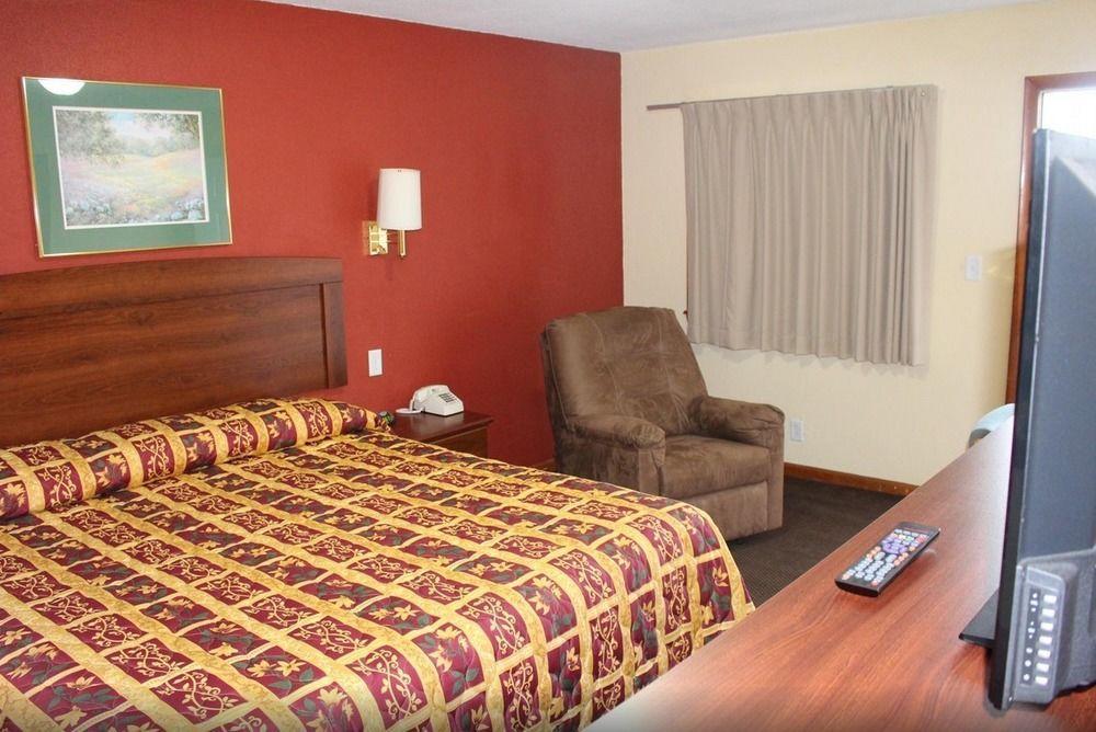 Budget Inn Oskaloosa Bagian luar foto