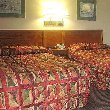 Budget Inn Oskaloosa Bagian luar foto