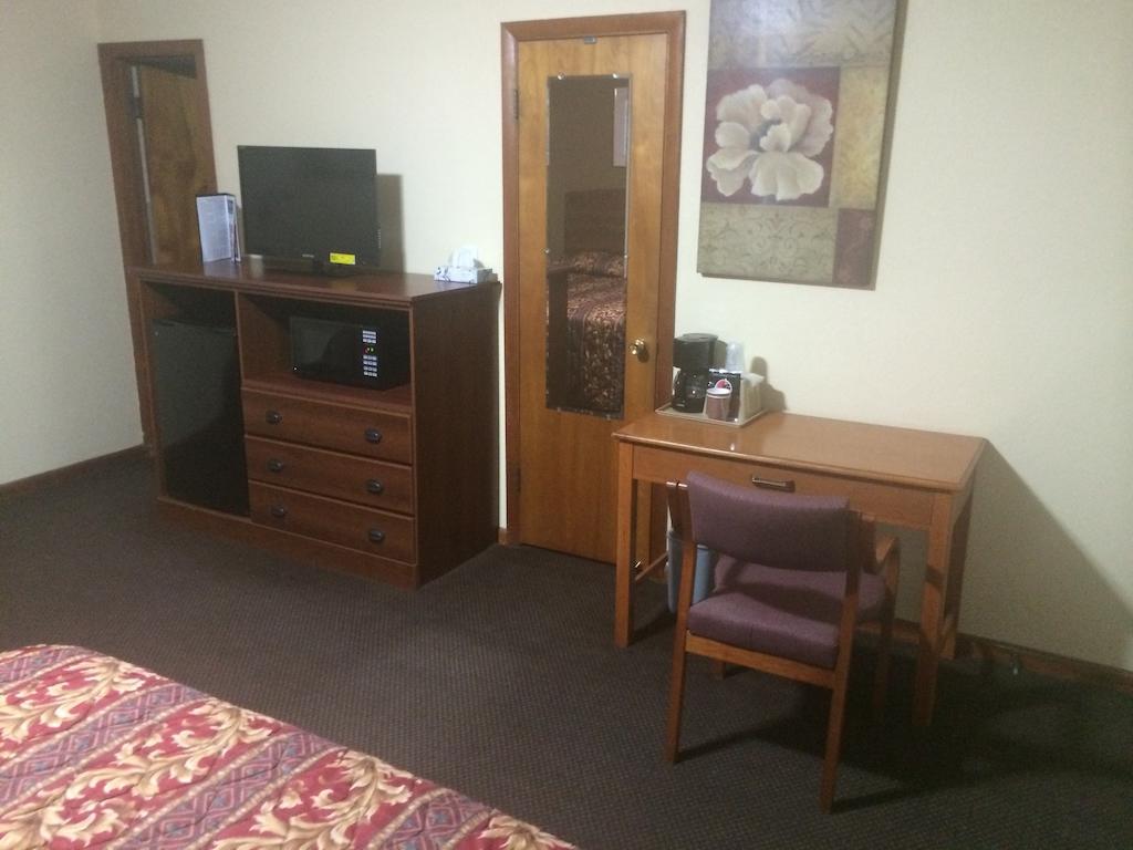 Budget Inn Oskaloosa Bagian luar foto
